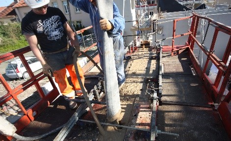 Chantier béton de terre coulée