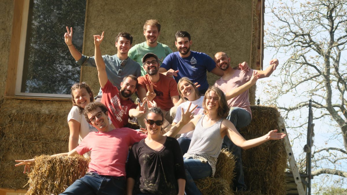 5 ans SCOP Ecozimut – chantier terre/paille Loubens 5 ans SCOP Ecozimut - chantier terre/paille Loubens