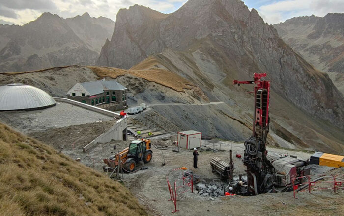 Forage d'une sonde géothermique pour la maison du Tourmalet