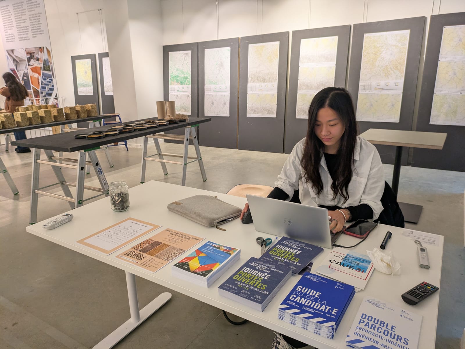 Exposition et d’ateliers de Thi Tra My Do Exposition et d’ateliers de Thi Tra My Do